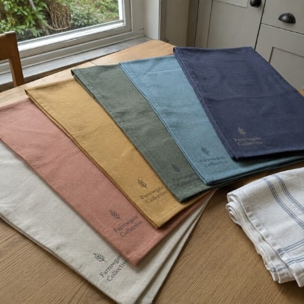Custom table runners for small business